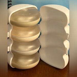 Travel Pods for Lotions-Liquids Etc. in Plastic Snap Case Set of 4. New